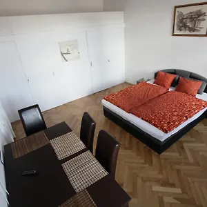 Carpe Diem , Praga Repubblica Ceca